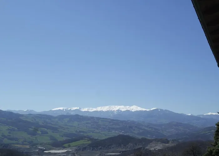 B&B Casale Monte Valestra 4*