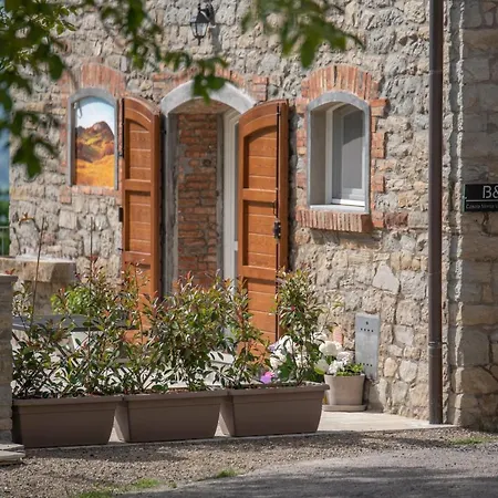 Casale Monte Valestra 4*