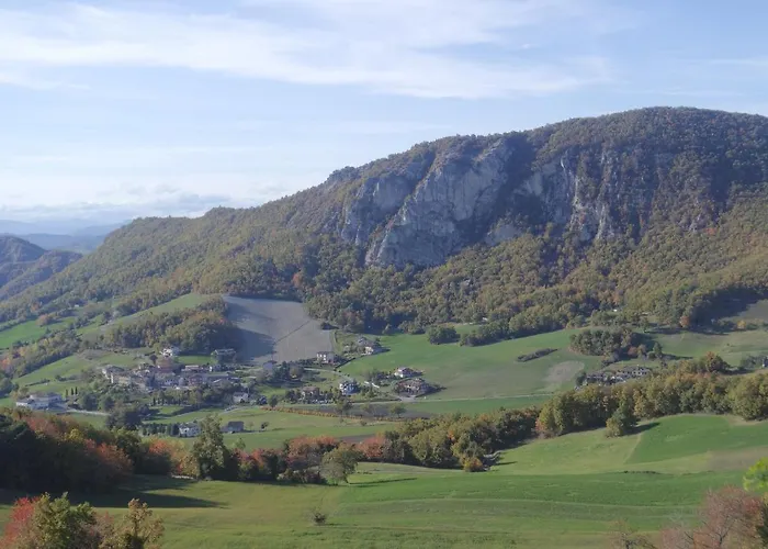 Oda ve Kahvaltı Casale Monte Valestra 4*